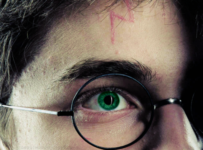 Zoom sur la cicatrice de Harry Potter Zoom sur la cicatrice de Harry Potter