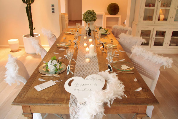 Décoration de table avec un chemin de table Dentelle