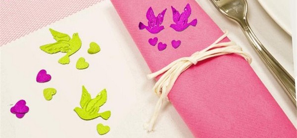 Confettis de table : colombes et coeurs