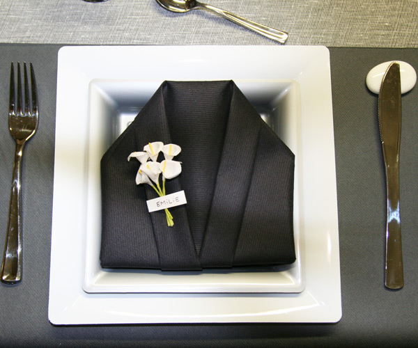 Pliage de serviette kimono noir