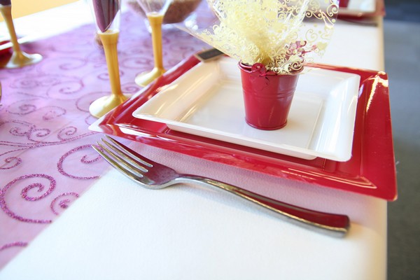 Nappe et chemin de table bordeaux Nappe et chemin de table bordeaux