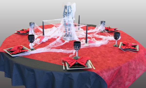 Décoration de table Halloween, rouge et noir Décoration de table Halloween, rouge et noir