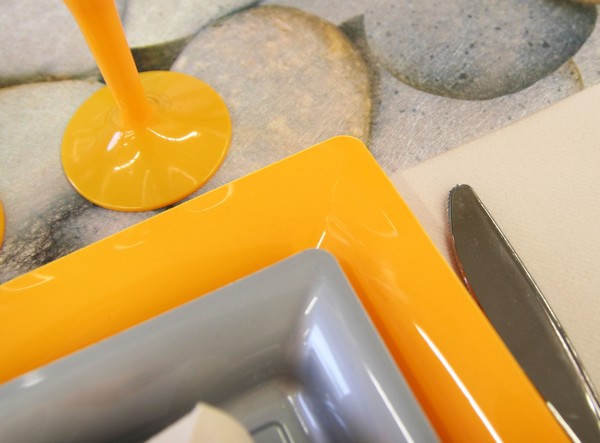 Assiettes en plastique carrées