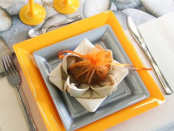 Pliage de serviette en forme de nénuphar