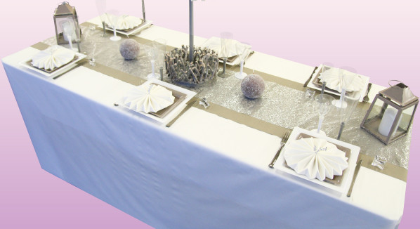 Décoration de table Noël taupe et blanc Décoration de table Noël taupe et blanc