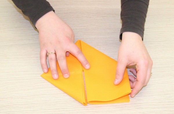 Comment réaliser le pliage de serviette lapin