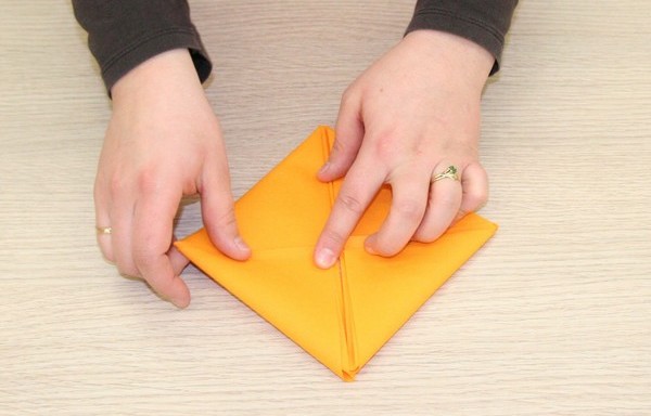 Comment réaliser le pliage de serviette lapin