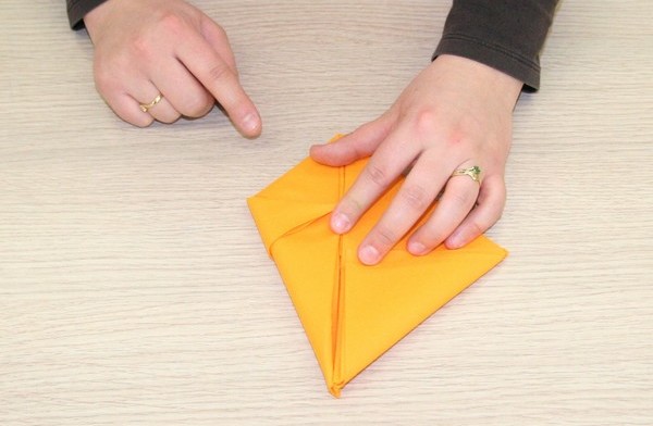 Comment réaliser le pliage de serviette lapin