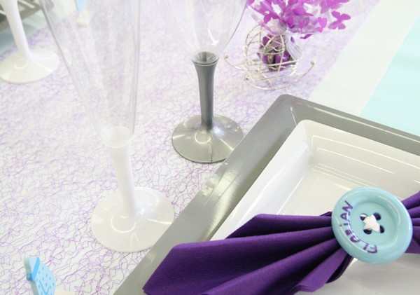 Assiettes, verres et couverts