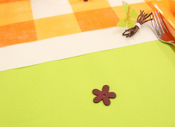 Nappe, chemins de table et confettis de table