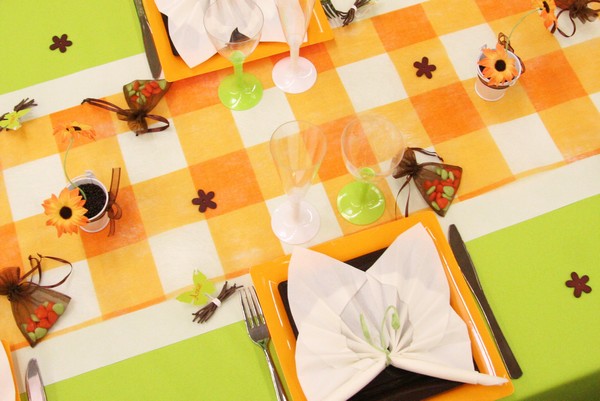 Chemin de table à carreaux