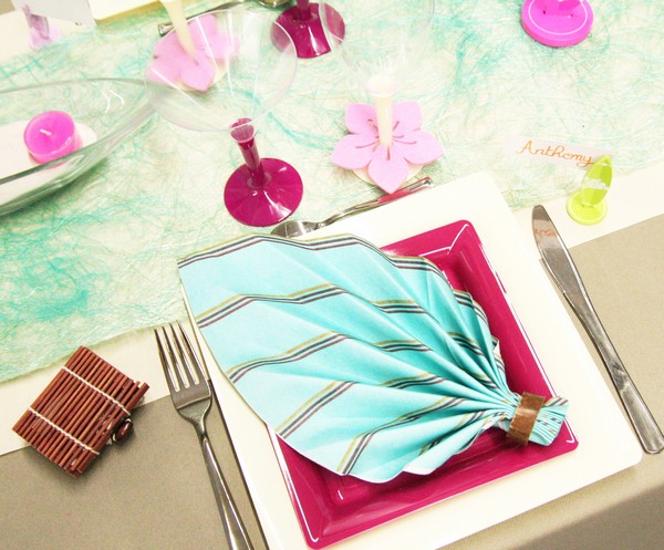 Décoration de table tropicale