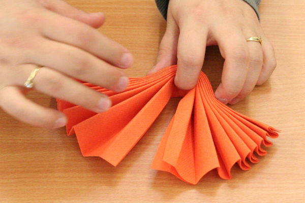 Le pliage de serviette La Sorcière et son Chapeau