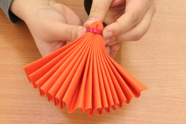 Le pliage de serviette La Sorcière et son Chapeau