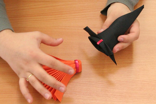 Le pliage de serviette La Sorcière et son Chapeau