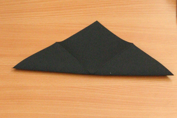 Le pliage de serviette La Sorcière et son Chapeau