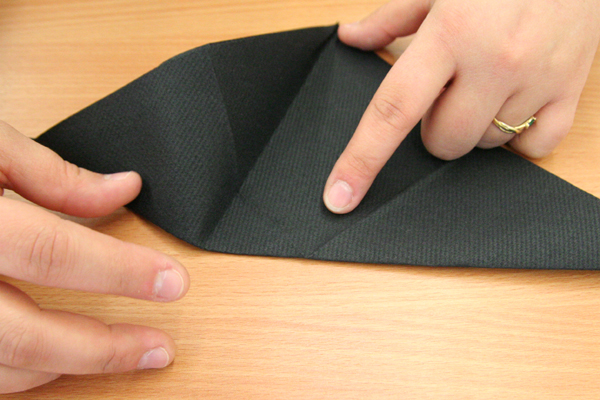 Le pliage de serviette La Sorcière et son Chapeau