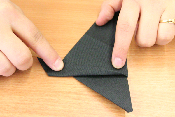 Le pliage de serviette La Sorcière et son Chapeau