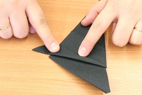 Le pliage de serviette La Sorcière et son Chapeau