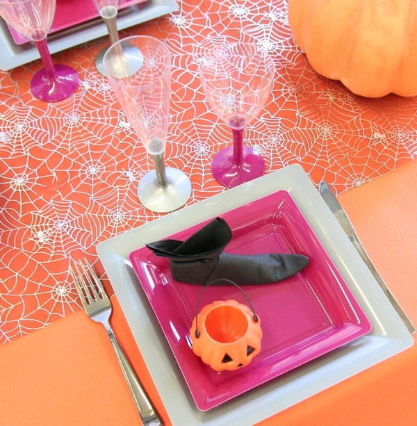 Assiettes, verres et couverts