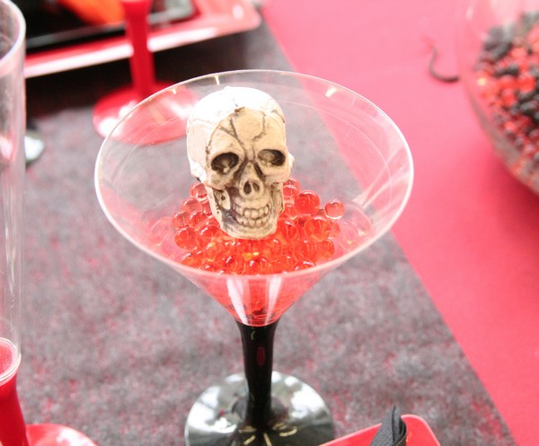 Verres à cocktail décorés de perles d'eau Verres à cocktail décorés de perles d'eau