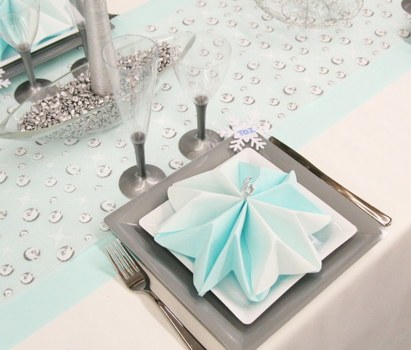 Assiettes, verres et couverts