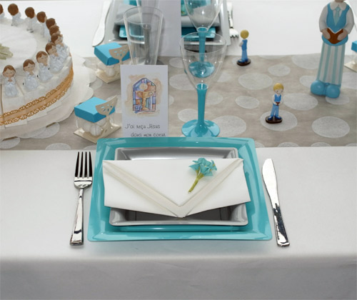 Pliage de serviette en forme d'enveloppe