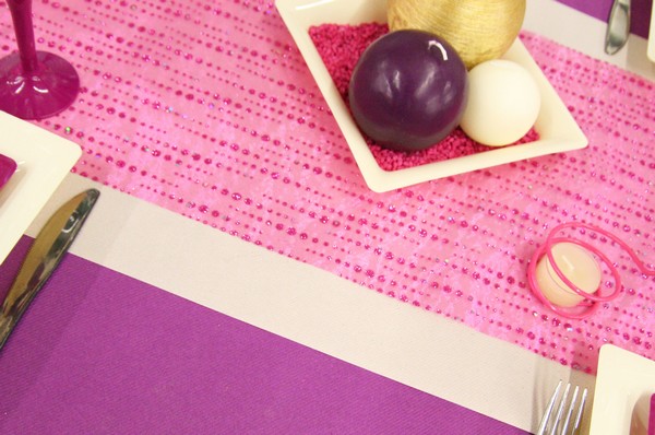 Décoration de table communion (violet, fuchsia et écru)