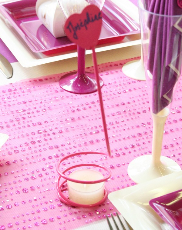 Décoration de table communion (violet, fuchsia et écru)