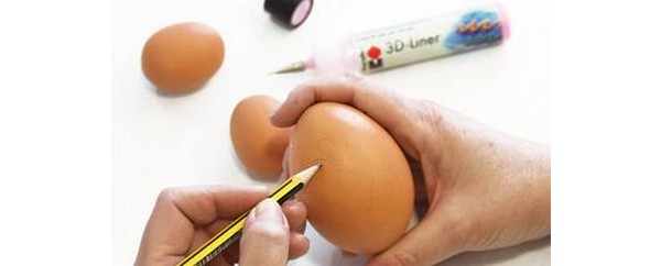 Décorez des œufs grâce à nos feutre 3d liner