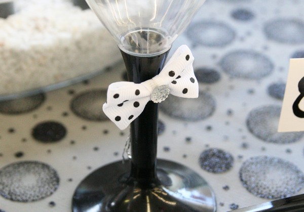 Décoration de table à pois, noir et blanc