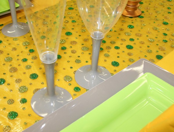 Décoration de table de printemps (jaune, anis et taupe)