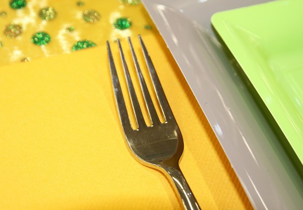 Décoration de table de printemps (jaune, anis et taupe)