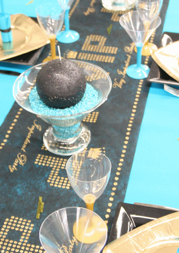 Décoration de table VIP (bleu azur, doré et noir)