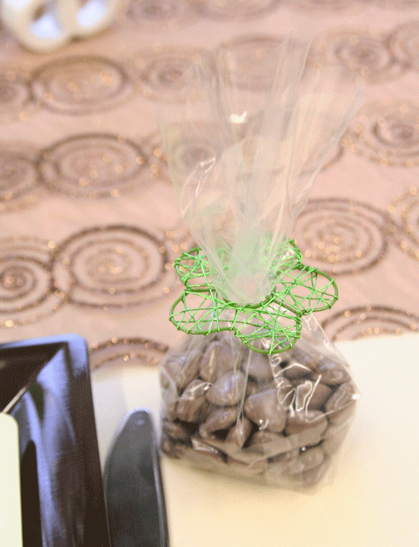 Décoration de table de mariage, chocolat et vert anis Décoration de table de mariage, chocolat et vert anis