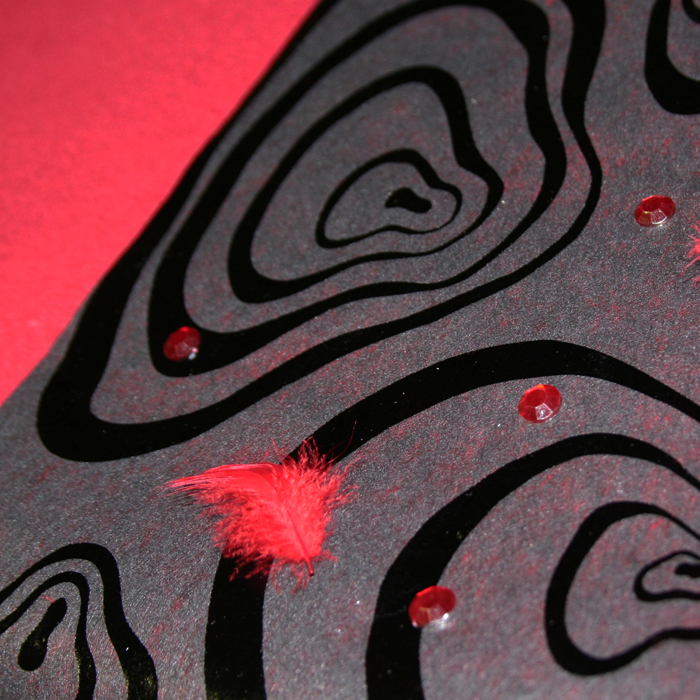 Habillement de la table Halloween en rouge et noir